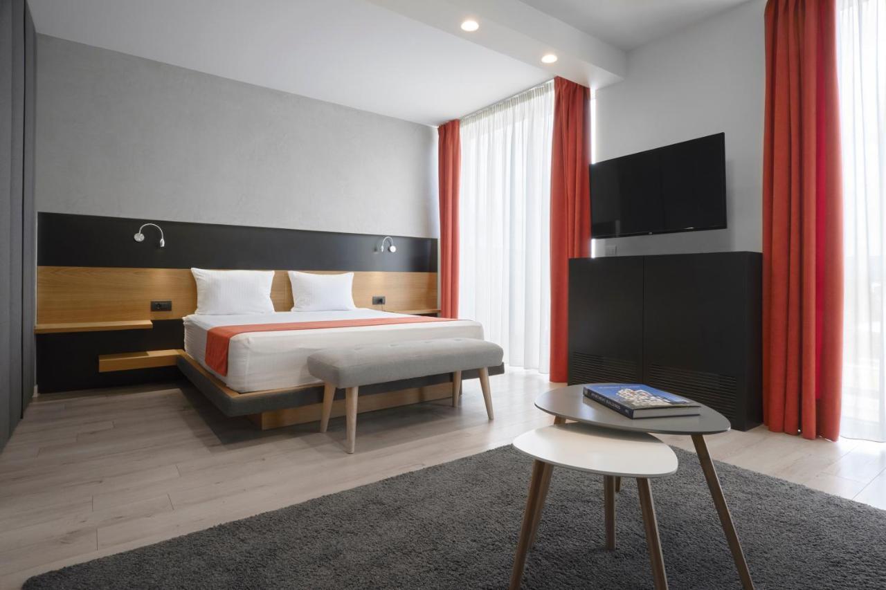 Adella Boutique Hotel - Free Secured Parking Σόφια Εξωτερικό φωτογραφία